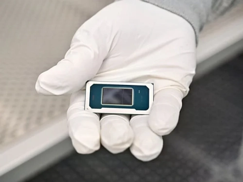 grafika intel arc b370 pochti dogonjaet mobilnuju geforce rtx 3050m ti v furmark d464011.jpg