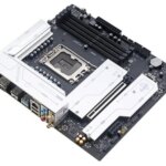 Материнская плата с радиаторами и разъёмами, вид сверху.