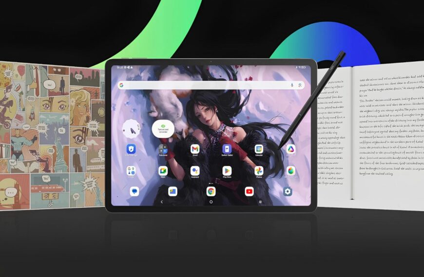 Планшет с цифровым стилусом, рядом комикс и текстовая страница на черном фоне.