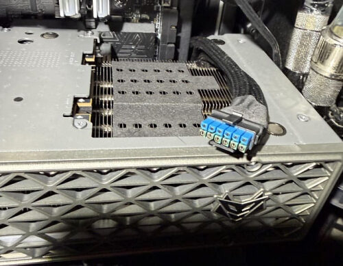 SAPPHIRE просит от AMD больше свободы в разработке партнёрских видеокарт SAPPHIRE просит от AMD больше свободы в разработке партнёрских видеокарт