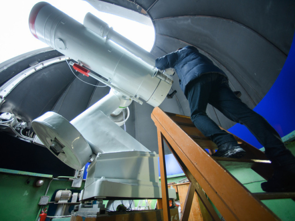 vyjasnilos chto novoe foto hubble rasskazalo o zagadochnoj komete 3iatlas 90fafd1.jpg