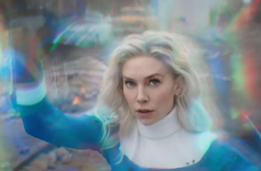 Женщина с длинными светлыми волосами в белом пуловере в фантастической обстановке.