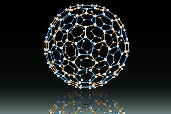 Трехмерная модель фуллерена на темном фоне, структура в виде сферической сетки.