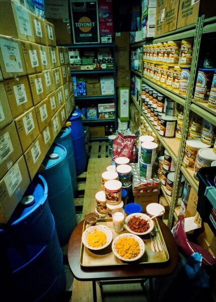 Изображение может содержать фотографии еды для бранча в магазине Shelf Shop и интерьера.