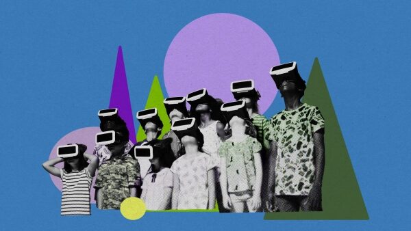 Дети в VR-очках на фоне геометрических фигур, голубой фон.