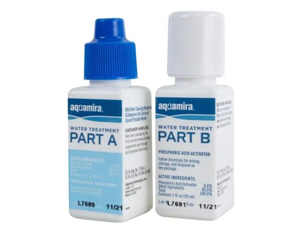 Изображение может содержать: флакон, косметику и духи.