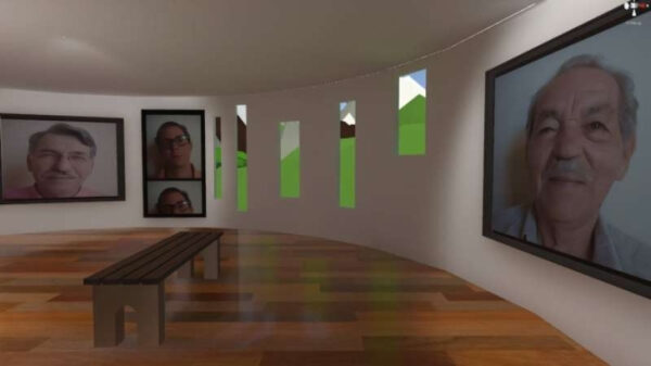 Современная галерея с большими портретами на стенах и деревянной скамьей.