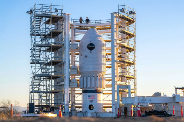 Астронавт обучает туристов полетам на первой в мире коммерческой космической станции. 9 1