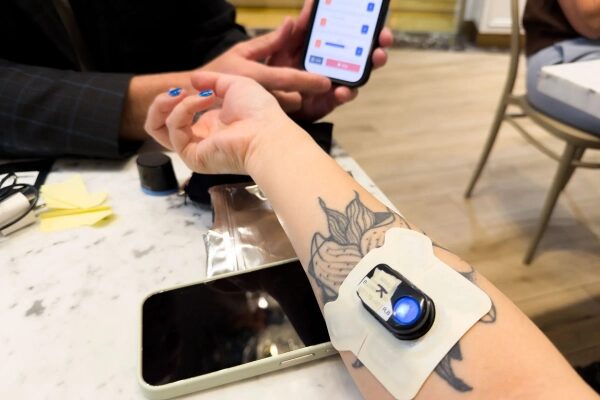 У меня нет промежности, поэтому я провела тест на предплечье.