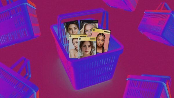 Оригинальное изображение корзины с размытыми фотографиями на фиолетовом фоне.