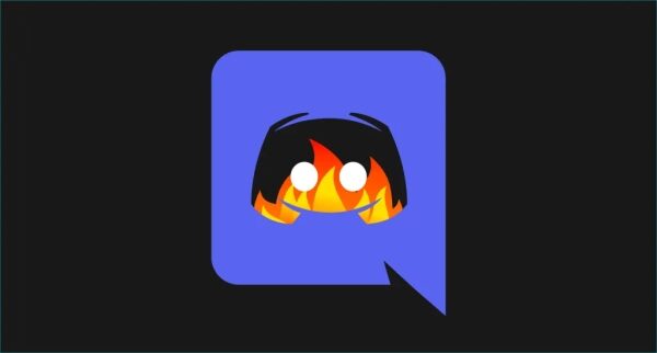 Логотип Discord на темном фоне в стиле флейм для программирования или технологий.