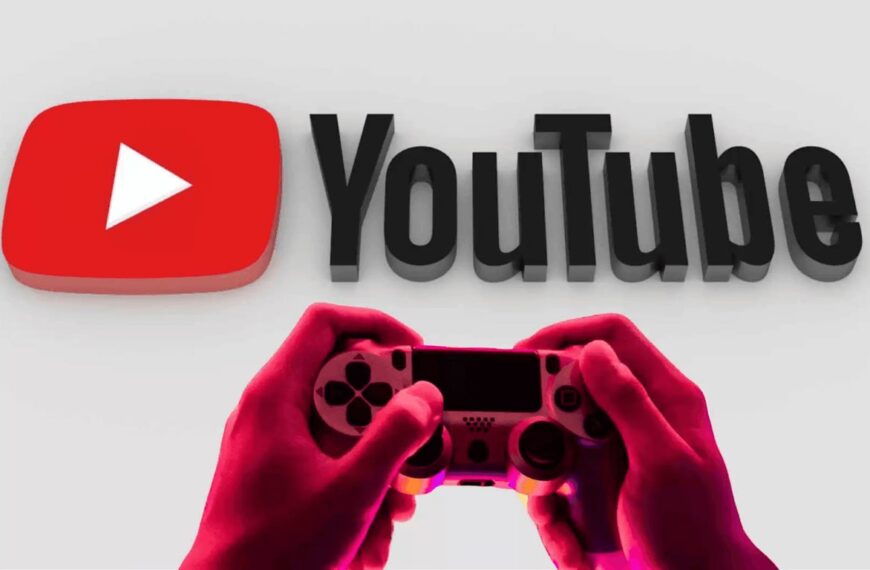 Геймпад и логотип YouTube на сером фоне.