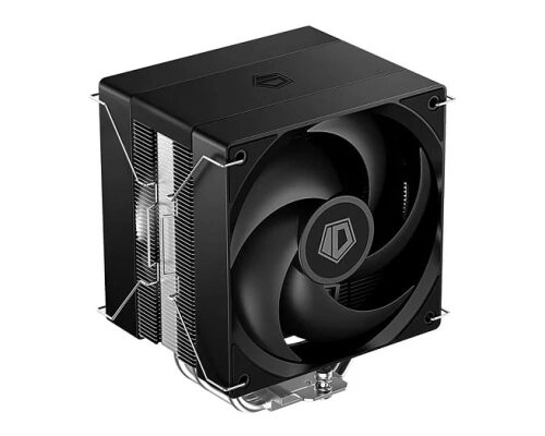 Кулер для процессора с черным вентилятором и радиатором, вид сбоку.