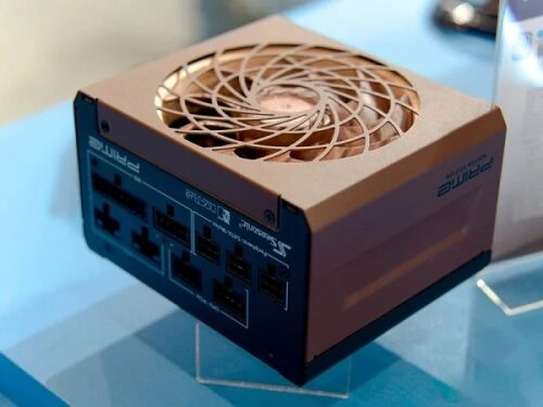 Модульный блок питания Seasonic Prime с вентилятором, вид сбоку.