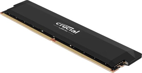 Модуль оперативной памяти Crucial DDR4 в черном корпусе.
