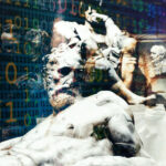 Скульптуры на фоне цифрового кода, современное искусство и технологии объединены.