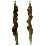 Два древних стеклянных изделия с витым узором.