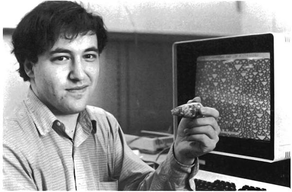 Стивен Вольфрам увидел на ракушке узор правила 30