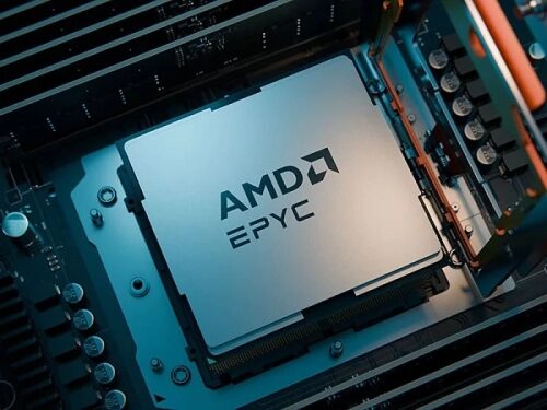 Процессор AMD EPYC установлен на материнскую плату, вид сверху.