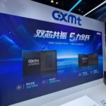 Стенд CXMT на выставке с чипами LPDDR5X и DDR5 на фоне.