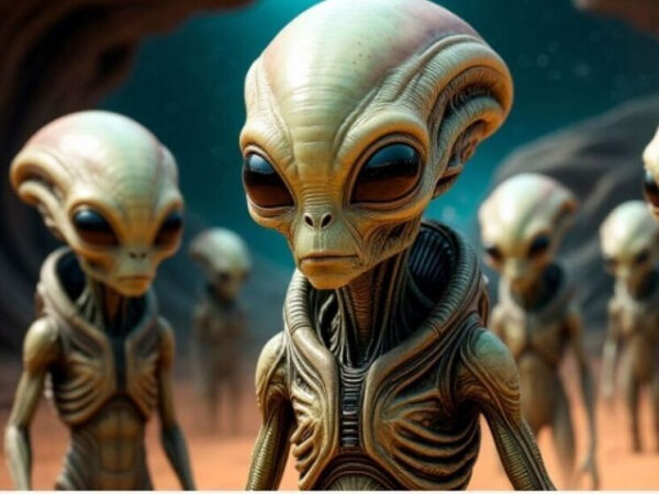 Инопланетяне с большими головами и темными глазами в пустынном пейзаже.