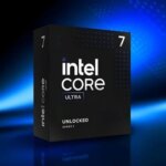Коробка процессора Intel Core Ultra i7 на фоне синих и черных оттенков.