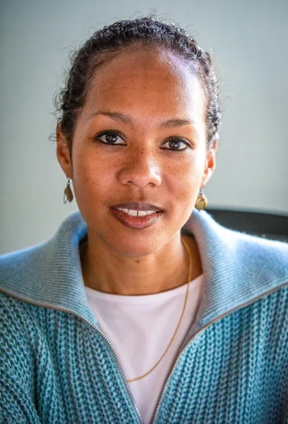 Улыбающаяся женщина