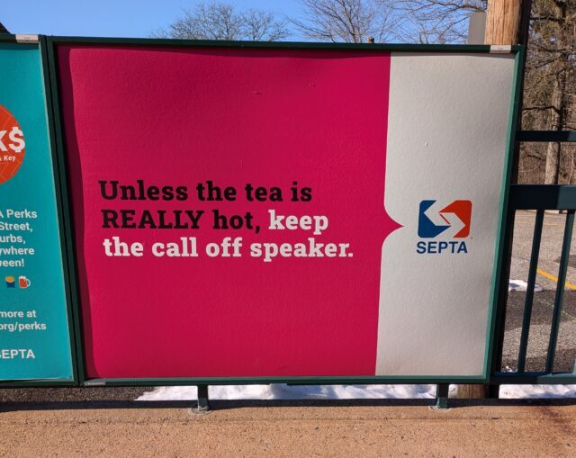 Почему люди говорят громко по телефону в общественном транспорте