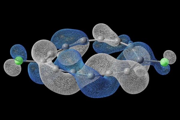 Молекулярная структура с атомами и связями на черном фоне.