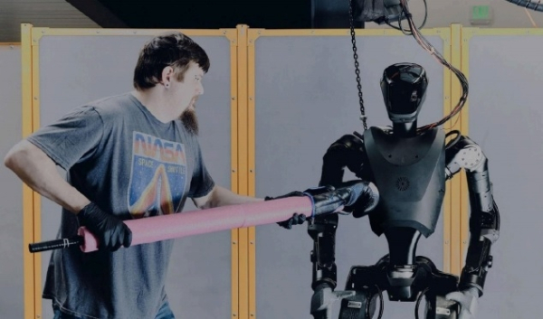 «Восстание солдат искусственного интеллекта». Два робота Phantom MK-1 переданы в ВСУ для тестов на поле боя