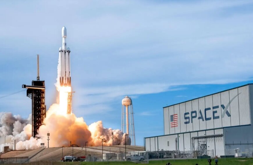 Компания SpaceX может избежать экологических проверок, развернув миллион спутников.