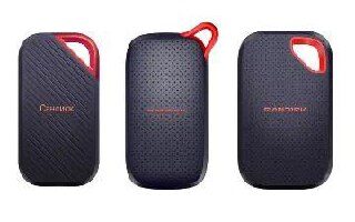 Три портативных SSD в черных корпусах с красными акцентами.