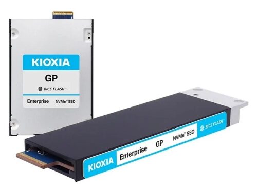 SSD-накопители Kioxia GP Enterprise NVMe в корпусах разных форматов на белом фоне.