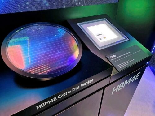Samsung показала стеки памяти HBM4E с пропускной способностью до 4 Тбайт/с