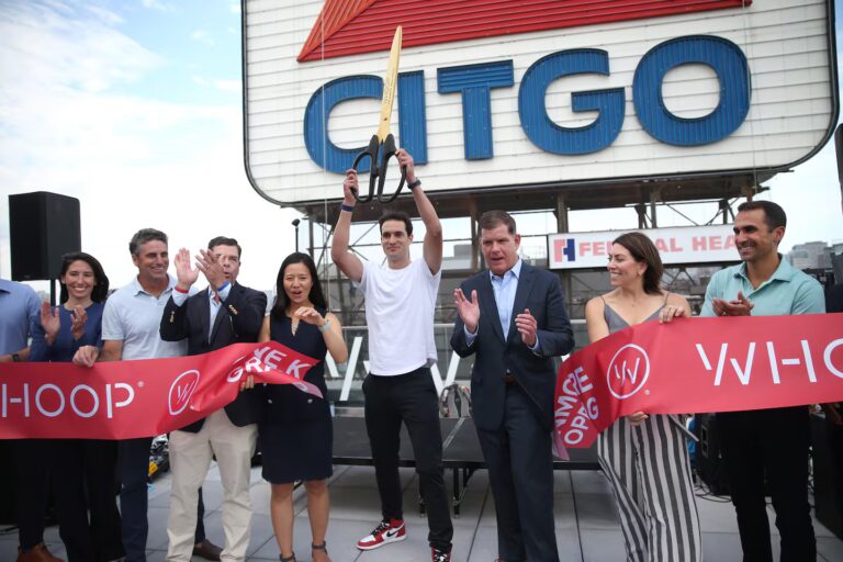 STAT+: Компания Whoop, производитель браслетов для отслеживания здоровья и физической активности, оценивается в 10 миллиардов долларов после последнего раунда привлечения инвестиций.