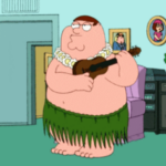 Персонаж в гавайском костюме играет на укулеле в комнате, окружённый цветочными гирляндами.