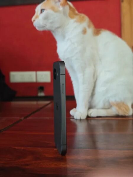 У Pixel 10a нет выступа камеры, и это здорово. 3 62bce3f9d30daa8f698aa77c3cbbc439