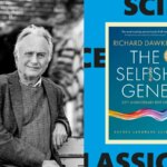 Черно-белое фото пожилого человека с книгой "Эгоистичный ген" на синем фоне.