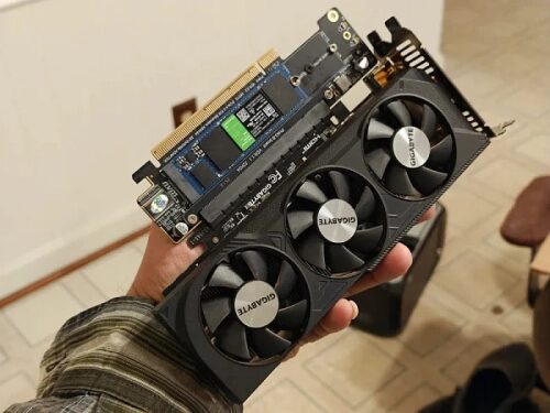 Адаптер PCIe позволяет подключить к PCI Express x16 и видеокарту, и два накопителя M.2