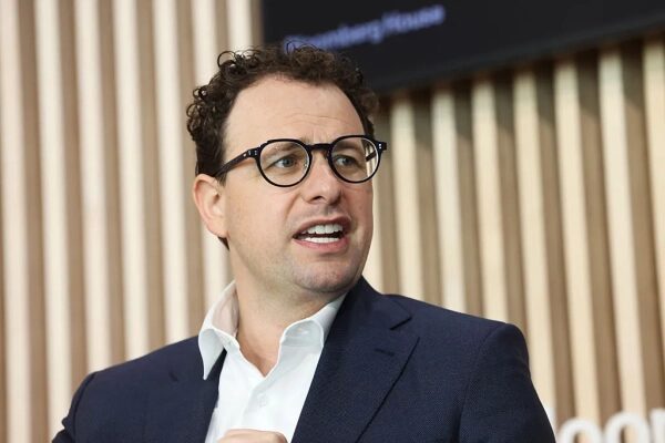 Компания Anthropic активизирует свою политическую деятельность, создав новый политический комитет. 1 Дарио Амодей