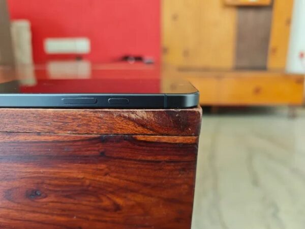 У Pixel 10a нет выступа камеры, и это здорово. 2 bfc676a6db7150e8523da59a4e424954