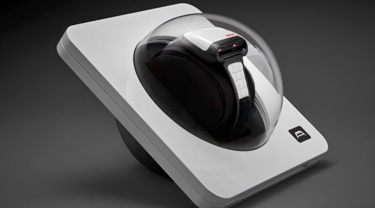 Футуристический дизайн часов в защитном футляре на черном фоне.