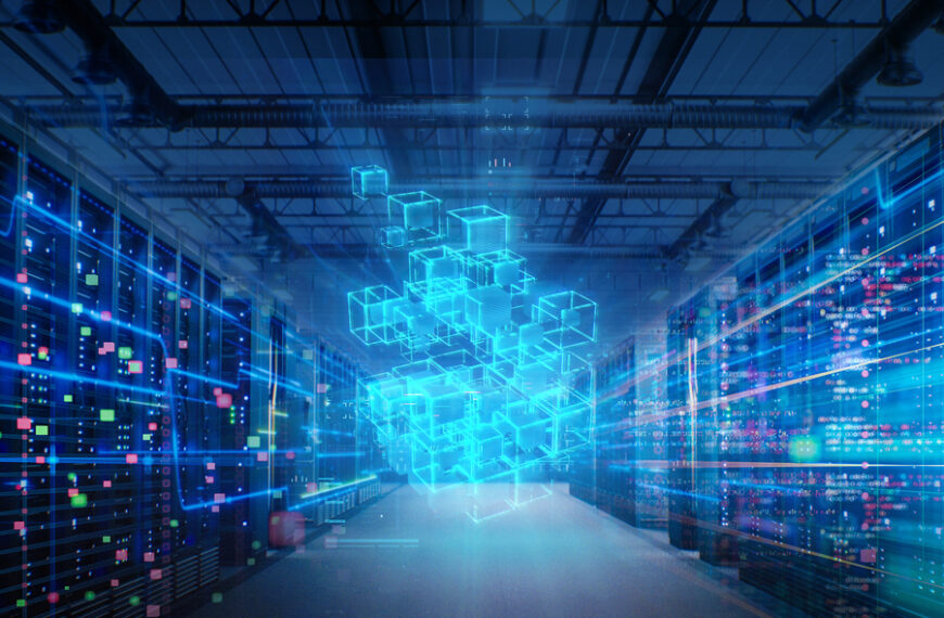 Цифровой процесс обработки данных в серверной. Технология блокчейн в дата-центре.