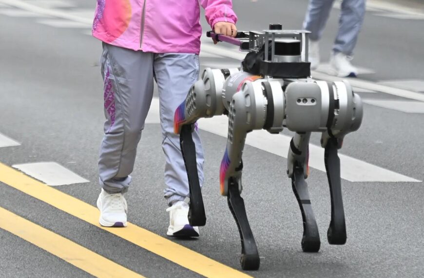 Робот-поводырь научился разговаривать и обсуждать маршрут В Университете Бингемтона сделали…