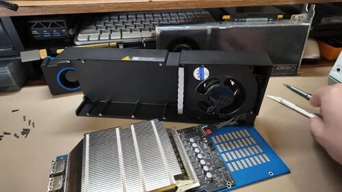 Новый разбор Intel Arc Pro B70 демонстрирует графический процессор BMG-G31 Новый разбор Intel Arc Pro B70 демонстрирует графический процессор BMG-G31