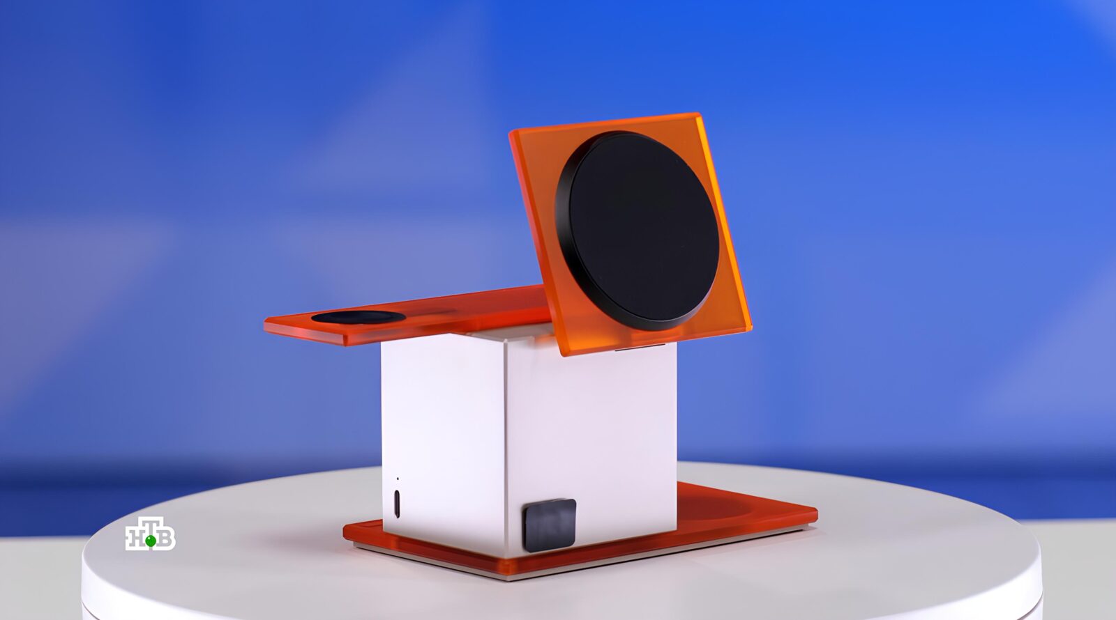 zaryadnaya-stantsiya-ot-rossijskogo-dizajnera