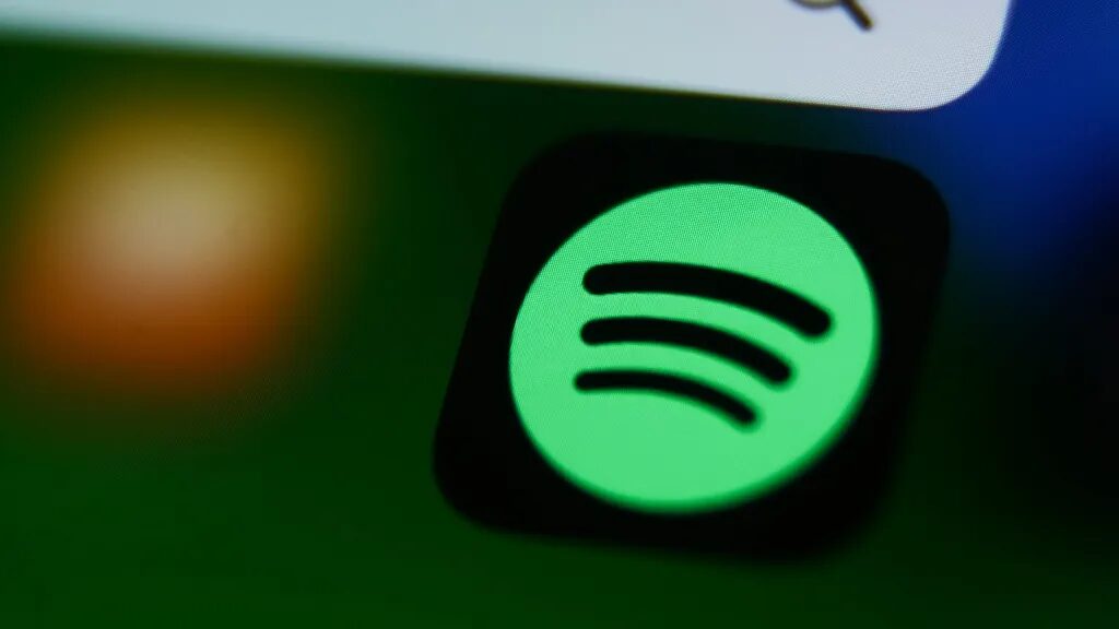 Значок Spotify на экране телефона