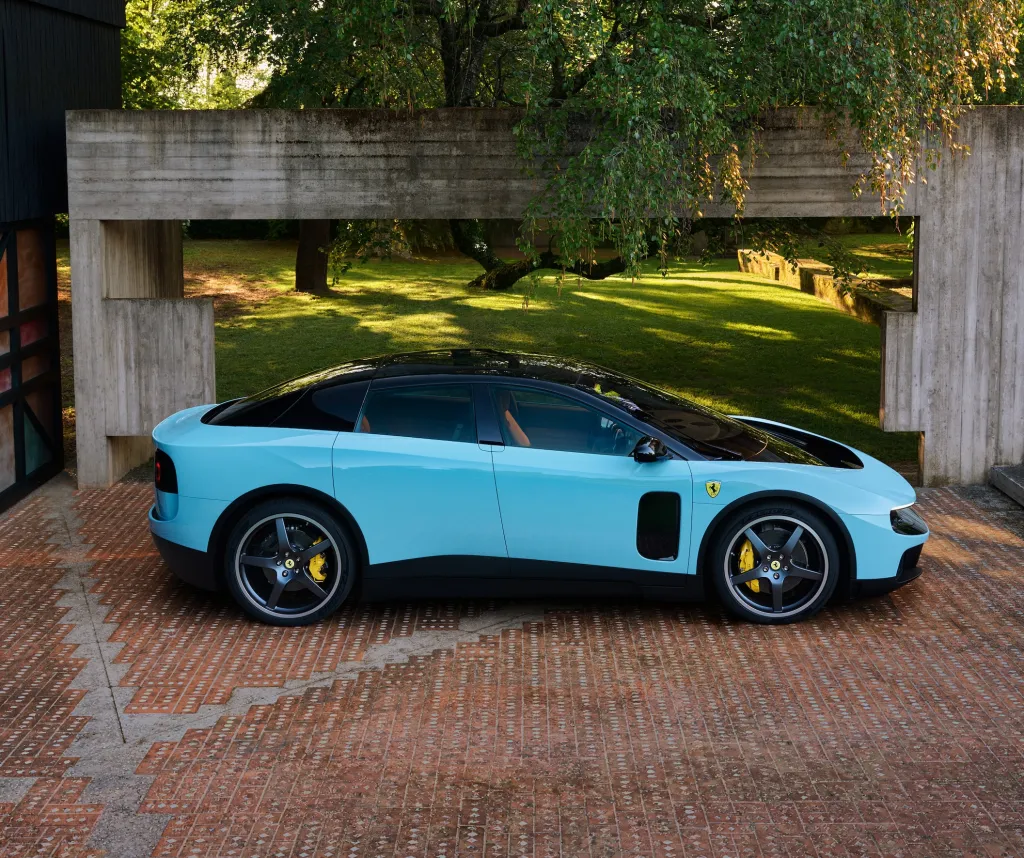 Электромобиль Ferrari Luce