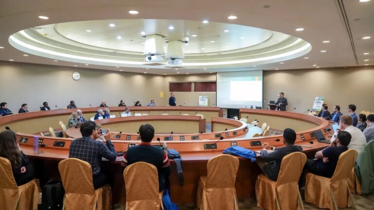 Общество IEEE помогает исследователям найти следующего корпоративного спонсора.
