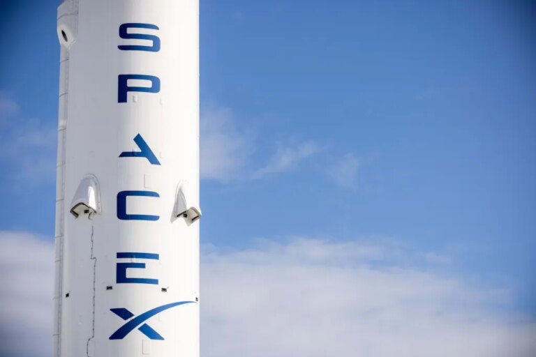 Собери информацию о SpaceX после объявления о первом публичном размещении акций (IPO)